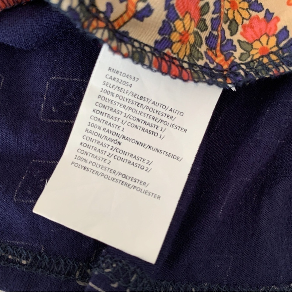 Tiny Paisley Mixed Media V Neck Blouse Medium Anthropologie - Picture 7 of 9